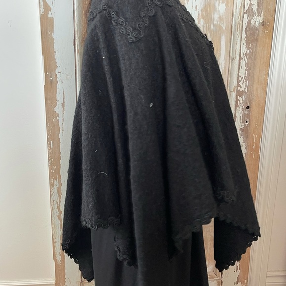 Vintage poncho - Picture 2 of 6